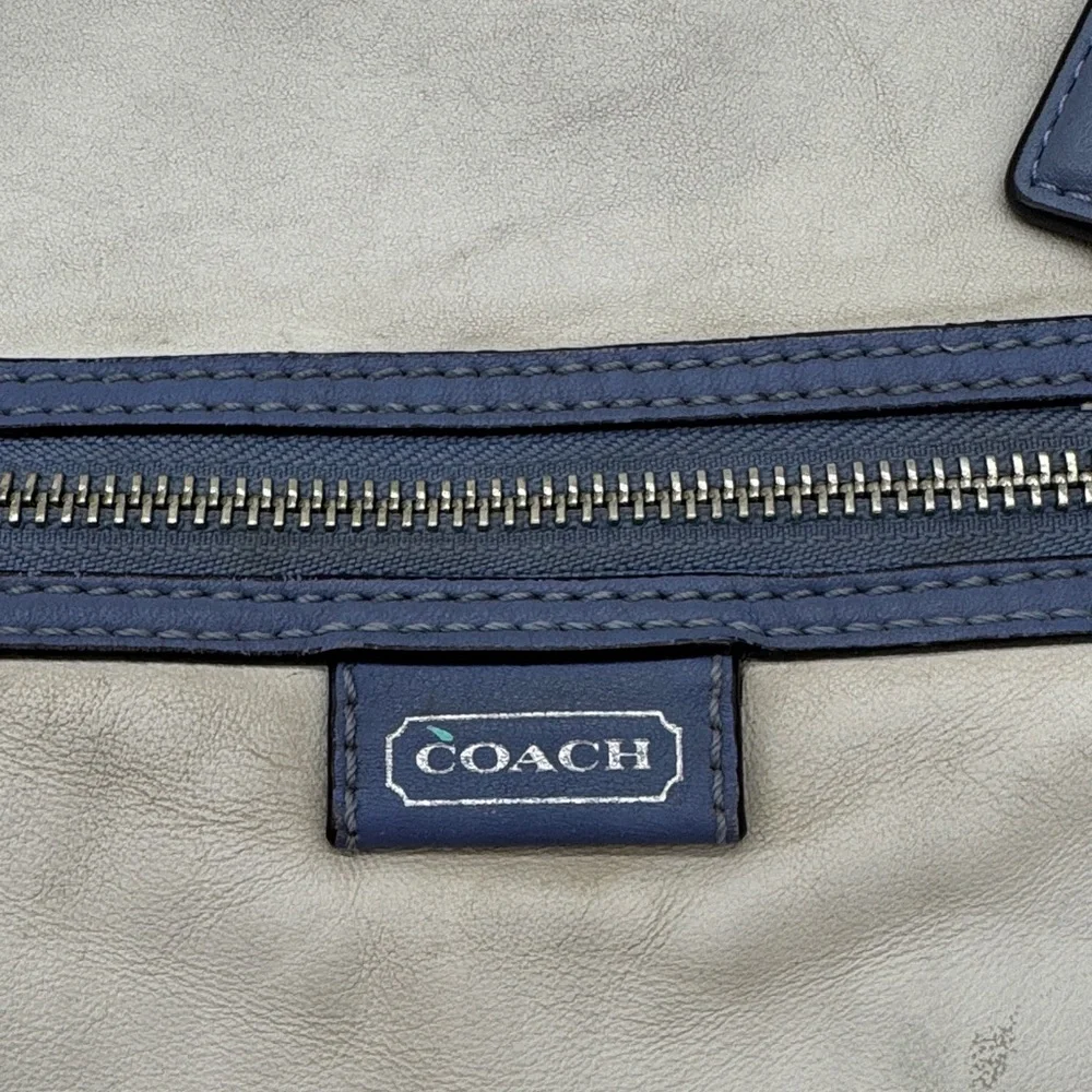 Coach Off White and Navy Crossbody Bag As is Condition CP9340